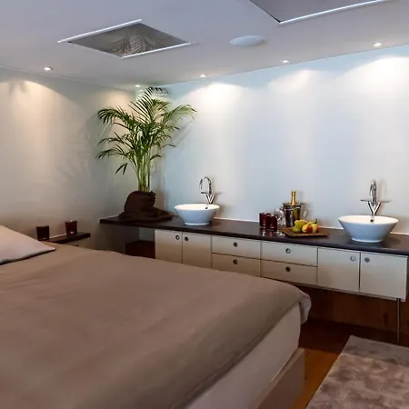 Beautyd Familie- Of Gezinskamer Junior-suite Centrum Gullegem Bed & Breakfast Wevelgem